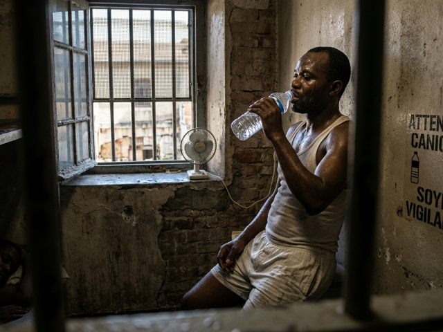 Canicule en prison : la réalité étouffante du centre pénitentiaire de Fresnes